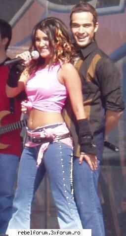 Poze cu ea de la concerte... - luiza - Dulce Maria